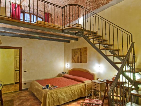 Hotel Alba Palace : photo 9 de la chambre chambre quadruple