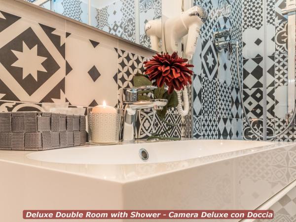 4 Star Bologna Train Station - Self Check-In : photo 9 de la chambre chambre double deluxe avec douche