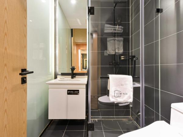 Xingshe Alley Courtyard Hotel Beijing Wangfujing Forbidden City Branch : photo 6 de la chambre chambre triple
