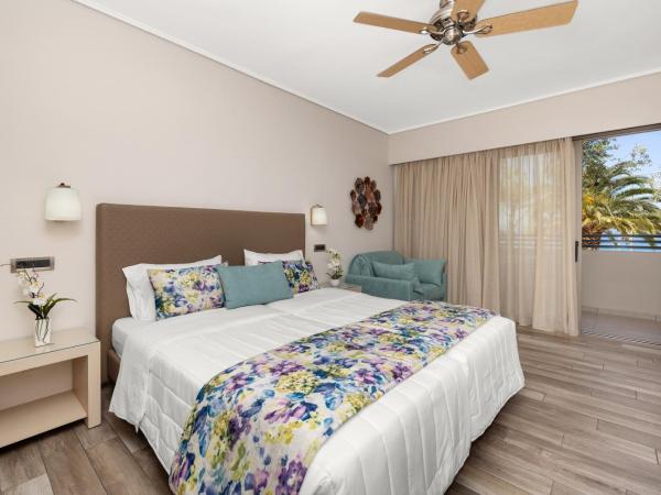 Akti Taygetos - Conference Resort : photo 3 de la chambre bungalow lits jumeaux confort front de mer - vue sur jardin ou mer