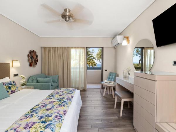 Akti Taygetos - Conference Resort : photo 2 de la chambre bungalow lits jumeaux confort front de mer - vue sur jardin ou mer