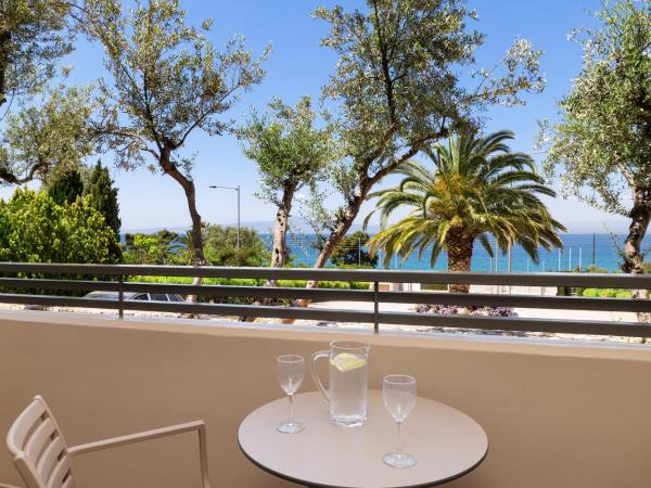 Akti Taygetos - Conference Resort : photo 1 de la chambre bungalow lits jumeaux confort front de mer - vue sur jardin ou mer