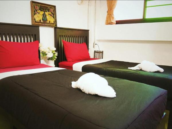 Lanna Hostel : photo 3 de la chambre chambre lits jumeaux standard avec climatisation