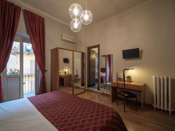 Hotel Italia : photo 7 de la chambre chambre lits jumeaux