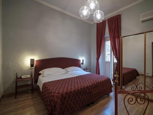 Hotel Italia : photo 9 de la chambre chambre lits jumeaux