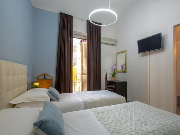 Hotel Italia : photo 8 de la chambre chambre triple standard