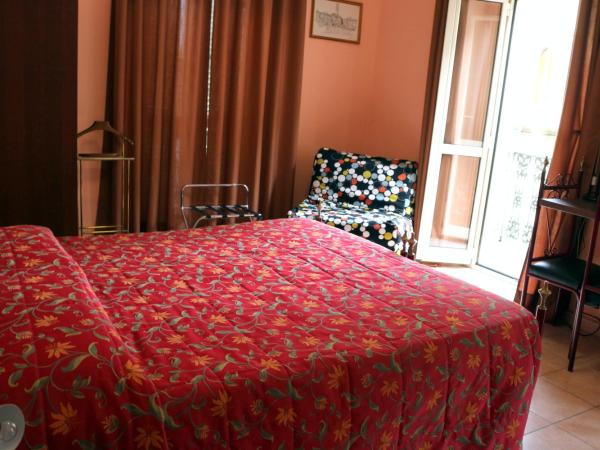 Hotel Italia : photo 3 de la chambre chambre double standard