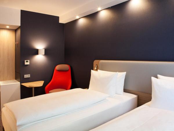 Holiday Inn Express Munich - Olympiapark, an IHG Hotel : photo 8 de la chambre chambre lits jumeaux standard