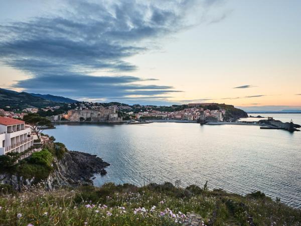 Les Roches Brunes : photo 4 de la chambre chambre double - vue sur mer