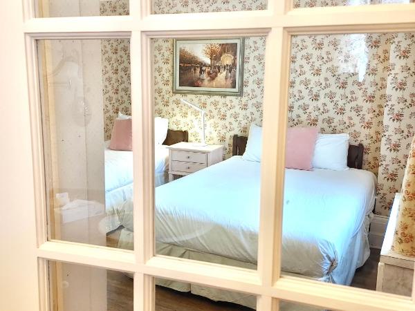 Le Chateau de Pierre : photo 8 de la chambre chambre queen standard avec lit simple