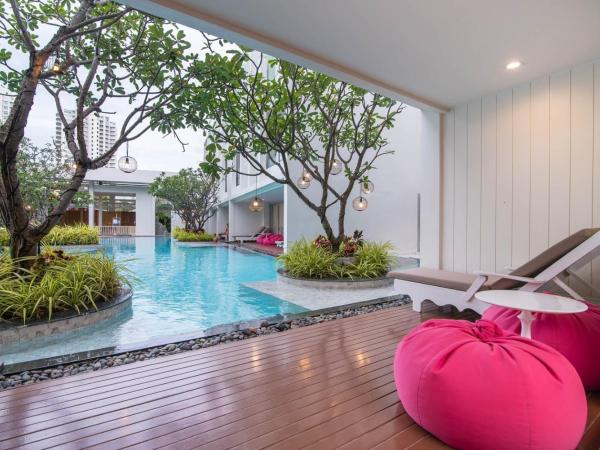 The Sea Cret Hua Hin : photo 4 de la chambre chambre double de luxe avec accès direct à la piscine