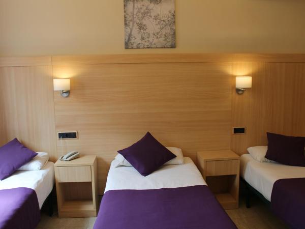 Hotel Cantón : photo 1 de la chambre chambre triple