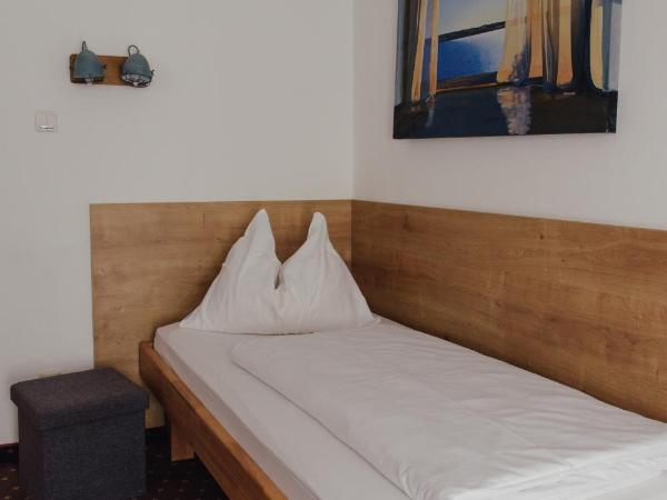Hotel Drei Kreuz : photo 4 de la chambre chambre quadruple