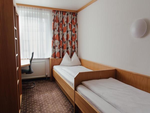Hotel Drei Kreuz : photo 2 de la chambre petite chambre lits jumeaux