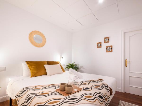 Marisol - Self Check-In Guesthouse - Adults only : photo 1 de la chambre chambre lit queen-size