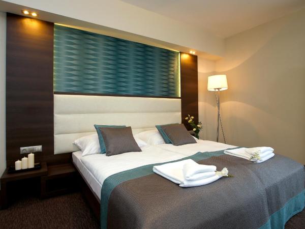 Hotel Villa Völgy Wellness & Konferencia : photo 2 de la chambre chambre deluxe double ou lits jumeaux