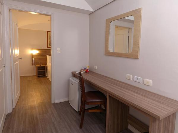Fênix Hotel Moema : photo 6 de la chambre chambre standard avec un lit double