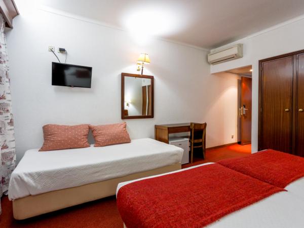 Hotel Arangues : photo 4 de la chambre chambre triple