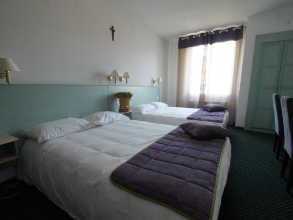 Hôtel Christina Lourdes : photo 4 de la chambre chambre familiale
