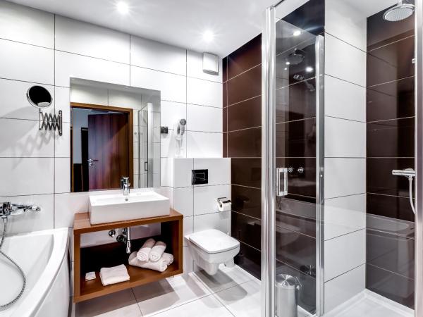 Hotel Konradówka Wellness & SPA - 300 metrów do centrum : photo 4 de la chambre chambre prestige