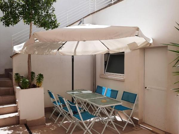 Y Arcillos Luxury Rooms CIN ITO75O35B4OOO468O2 : photo 5 de la chambre suite junior avec terrasse