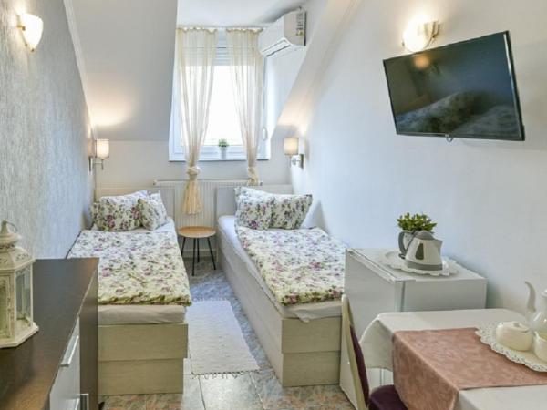 Szent Kristóf Panzió : photo 4 de la chambre chambre double ou lits jumeaux