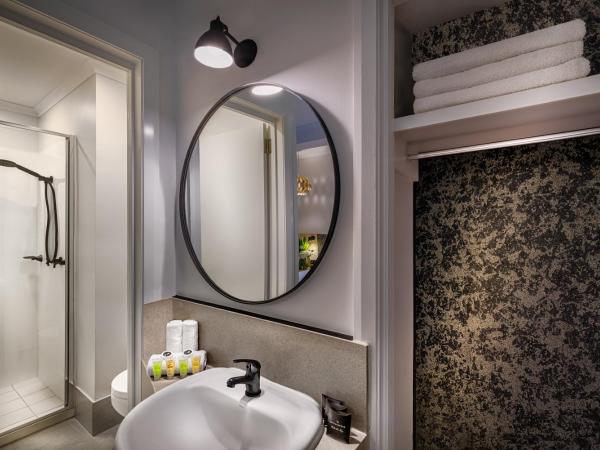 Batman's Hill on Collins : photo 2 de la chambre chambre familiale standard