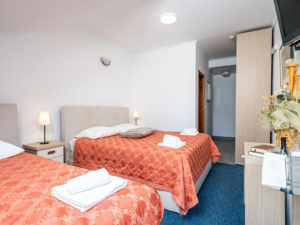 Hotel Dubrovnik : photo 9 de la chambre chambre triple avec balcon