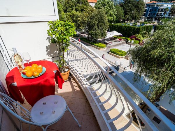 Hotel Dubrovnik : photo 6 de la chambre chambre triple avec balcon