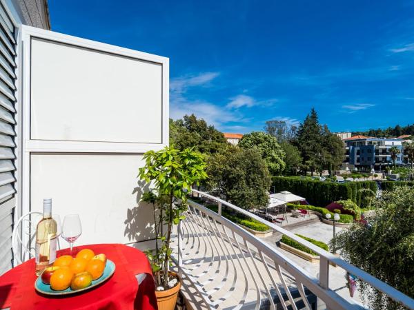 Hotel Dubrovnik : photo 5 de la chambre chambre triple avec balcon