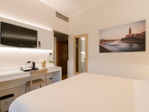 Hotel Giulietta e Romeo ***S : photo 10 de la chambre chambre double ou lits jumeaux supérieure