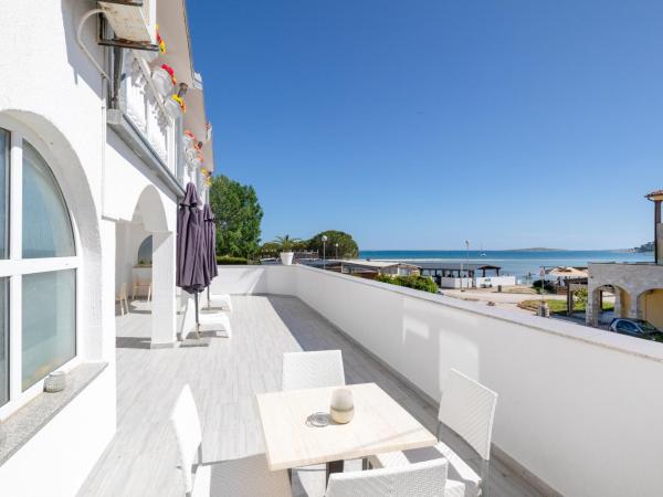 Apartments and rooms Jakić : photo 3 de la chambre grande chambre double