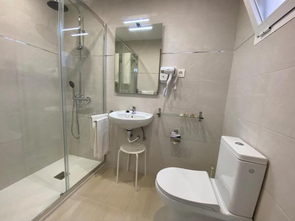 Hostal La Pilarica : photo 3 de la chambre chambre double supérieure