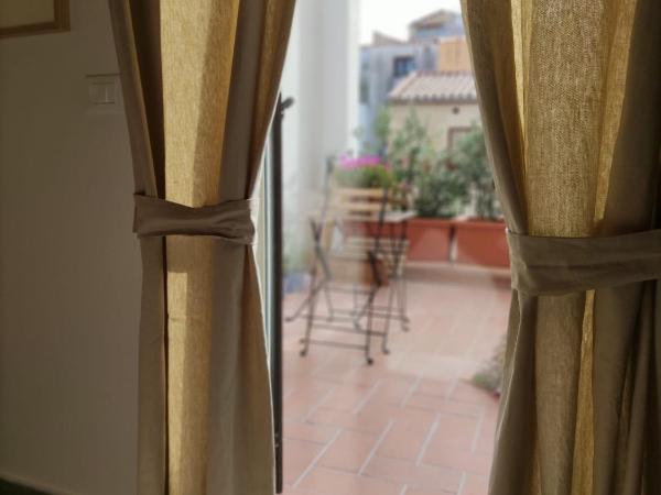 B&B Cala Peppa : photo 3 de la chambre suite junior avec terrasse