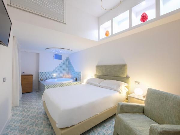 Hotel Nice : photo 3 de la chambre suite avec jacuzzi