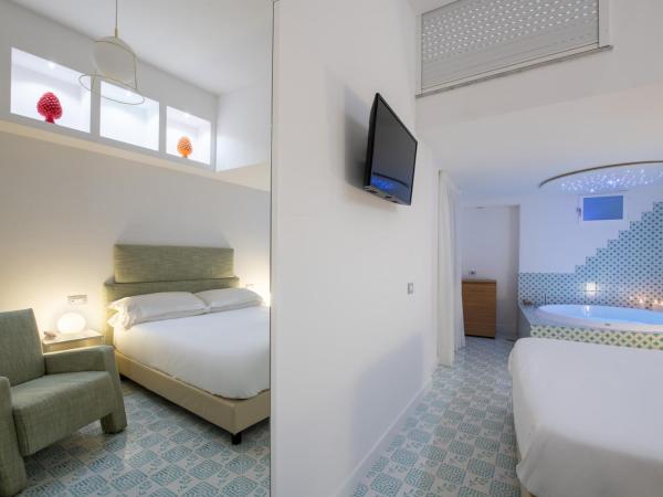 Hotel Nice : photo 2 de la chambre suite avec jacuzzi