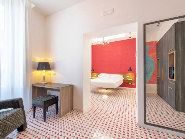 Hotel Nice : photo 2 de la chambre suite