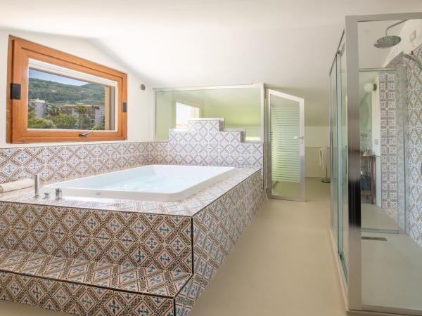 Hotel Nice : photo 2 de la chambre suite deluxe avec baignoire spa