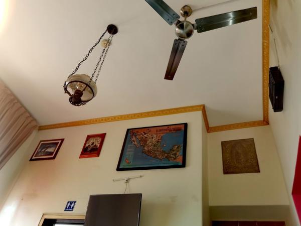 The Roof Backpackers : photo 4 de la chambre chambre double avec salle de bains privative