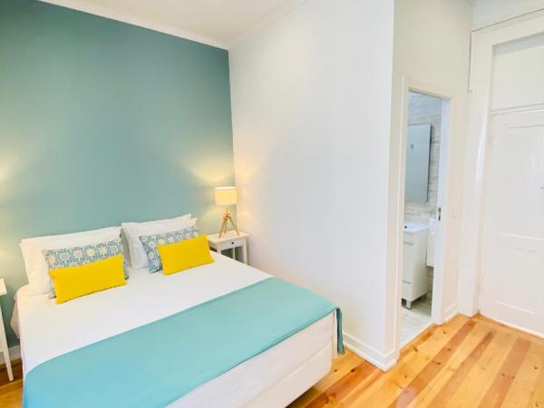 Faro Guest House : photo 2 de la chambre chambre double avec salle de bains privative