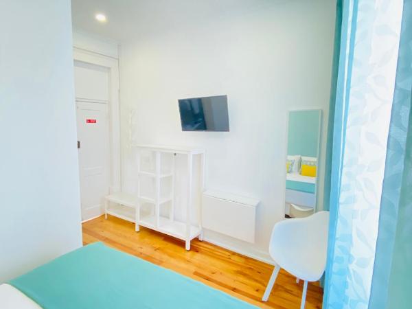 Faro Guest House : photo 4 de la chambre chambre double avec salle de bains privative