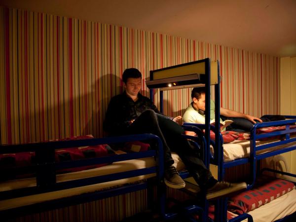 Abigail's Hostel : photo 3 de la chambre lit dans dortoir mixte de 8 lits avec salle de bains privative