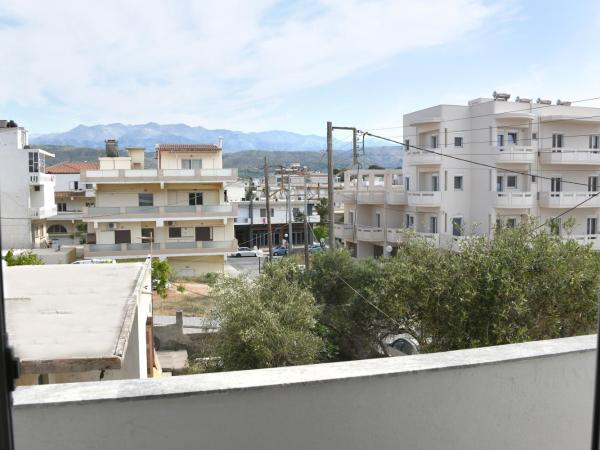 Klinakis Beach Hotel : photo 10 de la chambre chambre lits jumeaux - vue partielle sur mer