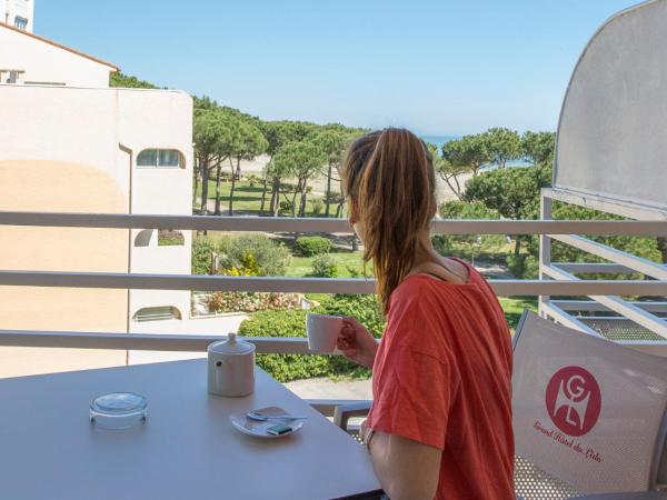 Grand Hôtel Du Lido : photo 6 de la chambre chambre avec balcon - vue latérale sur la mer