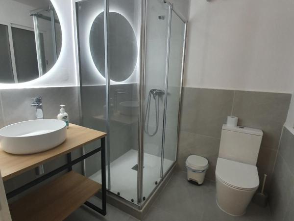 Casa M&J GuestHouse : photo 3 de la chambre chambre double avec salle de bains privative