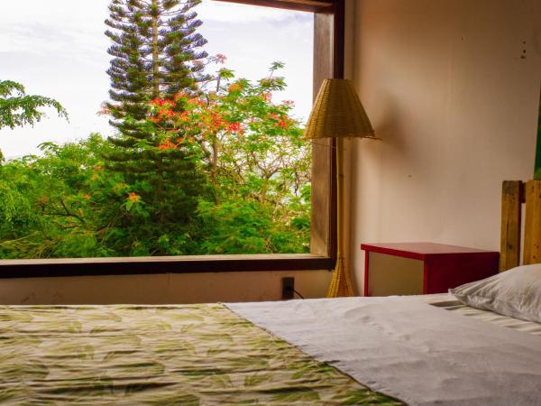 The Eco Palace Hostel : photo 7 de la chambre chambre supérieure - vue partielle sur mer