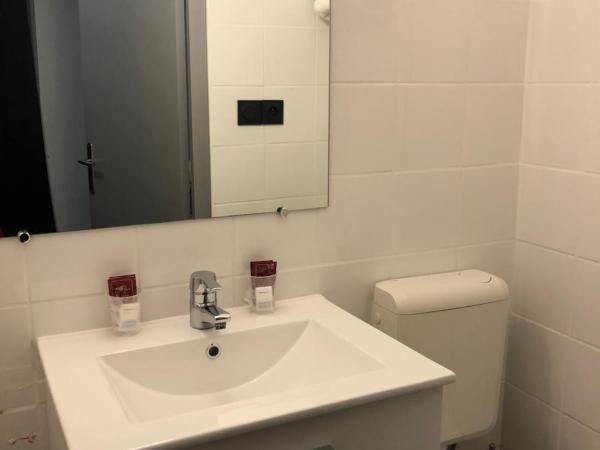 Hôtel Le Pescadou : photo 5 de la chambre chambre double avec balcon