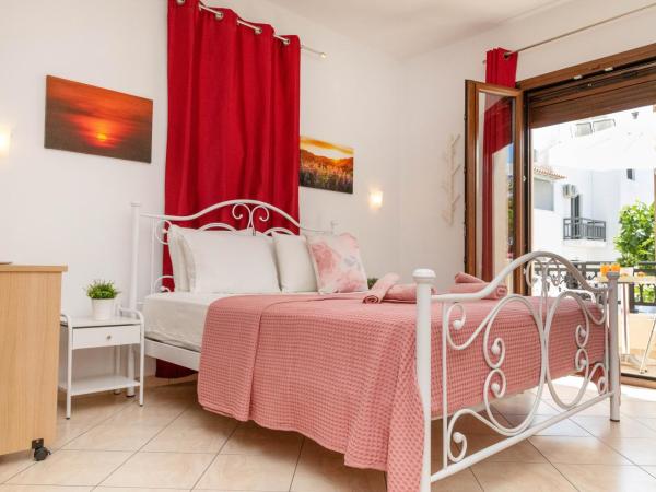NAXOS DIAMOND Studios Apartments : photo 1 de la chambre chambre double