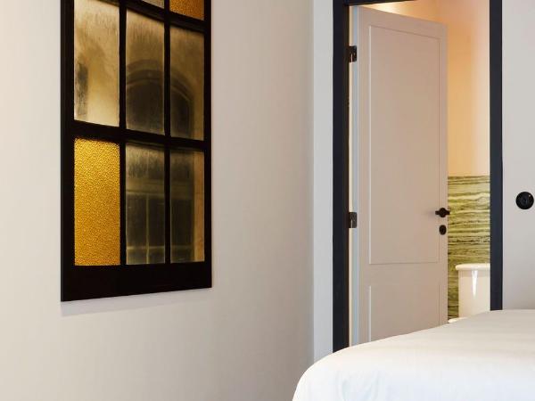 FONDATION CAB St-Paul-de-Vence : photo 2 de la chambre chambre lit king-size - vue sur jardin