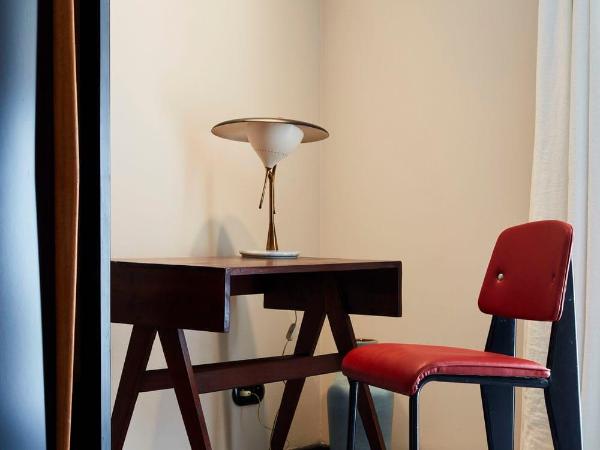 FONDATION CAB St-Paul-de-Vence : photo 3 de la chambre chambre lit king-size - vue sur jardin